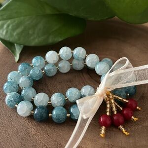 Set of 2 denim blues glass bead, handmade stretch bracelets, with heart bag!💜💗💕